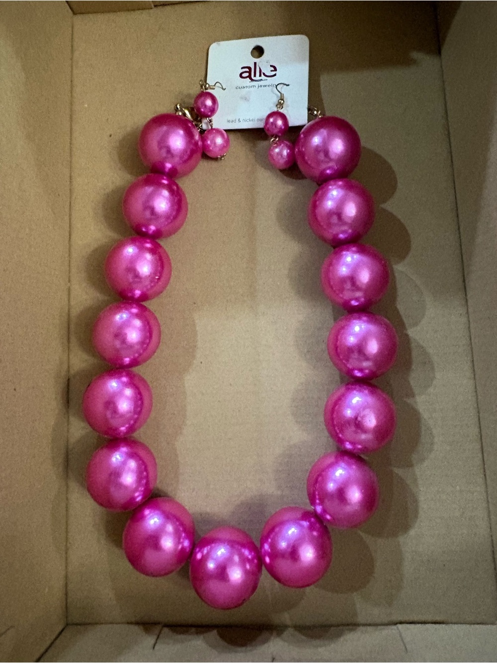 & Other Stories Vibrant Pink Chunky Pearl Necklace set earrings